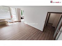 Světlý byt 2+1 po kompletní rekonstrukci, 62 m2 + 4 m2 balkon, 3.patro / 4 NP, OV, panel po rek, Praha 8 - 2