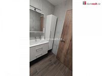 Světlý byt 2+1 po kompletní rekonstrukci, 62 m2 + 4 m2 balkon, 3.patro / 4 NP, OV, panel po rek, Praha 8 - 20