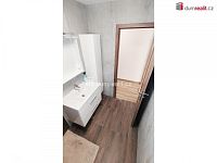 Světlý byt 2+1 po kompletní rekonstrukci, 62 m2 + 4 m2 balkon, 3.patro / 4 NP, OV, panel po rek, Praha 8 - 21