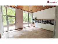 Světlý byt 2+1 po kompletní rekonstrukci, 62 m2 + 4 m2 balkon, 3.patro / 4 NP, OV, panel po rek, Praha 8 - 24