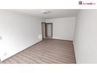 Světlý byt 2+1 po kompletní rekonstrukci, 62 m2 + 4 m2 balkon, 3.patro / 4 NP, OV, panel po rek, Praha 8 - 3