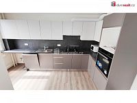 Světlý byt 2+1 po kompletní rekonstrukci, 62 m2 + 4 m2 balkon, 3.patro / 4 NP, OV, panel po rek, Praha 8 - 4
