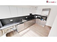 Světlý byt 2+1 po kompletní rekonstrukci, 62 m2 + 4 m2 balkon, 3.patro / 4 NP, OV, panel po rek, Praha 8 - 5