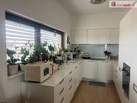Pronájem 2kk 75m2 P10 Vinohrady Rezidence Korunní novostavba terasa garážové stání sklep částečně zařízeno - 18