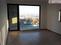 Pronájem 2kk 75m2 P10 Vinohrady Rezidence Korunní novostavba terasa garážové stání sklep částečně zařízeno - 5