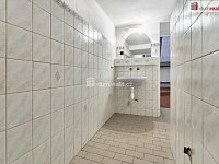 Prodej komerčního objektu přímo u státního hradu a zámku Bečov nad Teplou - 16