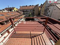 Pronájem bytu 3+1 92 m2 P5 Smíchov nezařízený 2x balkon cihla  - 12