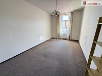 Pronájem bytu 3+1 92 m2 P5 Smíchov nezařízený 2x balkon cihla  - 6