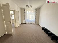 Pronájem bytu 3+1 92 m2 P5 Smíchov nezařízený 2x balkon cihla  - 9