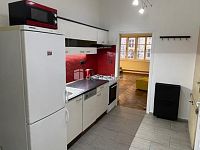 Krásný byt 2+1 v prvním patře cihlové budovy s balkonem na Floře u stanice metra - 10