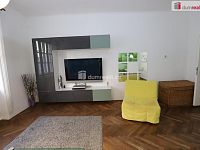 Krásný byt 2+1 v prvním patře cihlové budovy s balkonem na Floře u stanice metra - 4