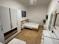 Krásný byt 2+1 v prvním patře cihlové budovy s balkonem na Floře u stanice metra - 5