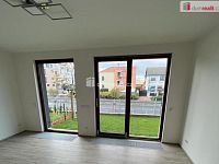 Krásný nový byt 1+kk v přízemí novostavby se zahrádkou a terasou - 2