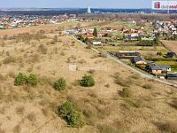 Prodej pozemku 912 a 811m2 v obci Libiš, okr. Mělník