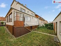 Rodinný dům 6+1 se dvorem a zahradou Tvrdonice - 15