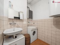 Rodinný dům 6+1 se dvorem a zahradou Tvrdonice - 7