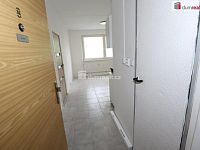 Pěkný byt 1+1 ve třetím patře panelového domu s výtahem - 3
