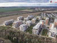 Krásný slunný vybavený byt 1+kk s terasou  a s parkovacím stáním v Čakovicích - 15