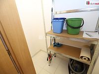 Krásný slunný vybavený byt 1+kk s terasou  a s parkovacím stáním v Čakovicích - 22
