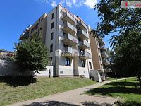 Krásný slunný vybavený byt 1+kk s terasou  a s parkovacím stáním v Čakovicích - 30