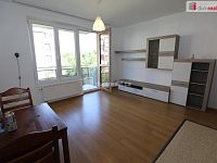 Krásný slunný vybavený byt 1+kk s terasou  a s parkovacím stáním v Čakovicích - 8