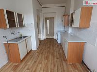 Pěkný byt 2+1 ve druhém patře cihlového domu v Karlových Varech Rybářích