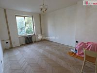 Pěkný byt 2+1 před rekonstrukcí v prvním patře cihlového domu v centru Sokolova