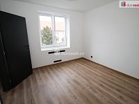 Krásný byt 2+1/B/S po kompletní rekonstrukci v cihlovém domě v Sokolově - 3