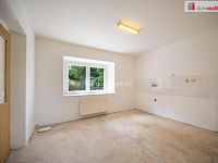 K prodeji, rodinný dům 3+1 s možností půdní vestavby s uzavřeným dvorem a garáží, ul. Prachatická 186, Lhenice  - 16