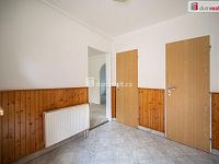 K prodeji, rodinný dům 3+1 s možností půdní vestavby s uzavřeným dvorem a garáží, ul. Prachatická 186, Lhenice  - 5