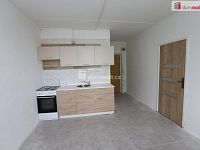 Pěkný byt 1+1 ve třetím patře panelového domu s výtahem