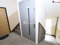 Pěkný byt 1+1 ve třetím patře panelového domu s výtahem - 11