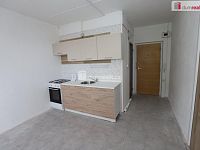Pěkný byt 1+1 ve třetím patře panelového domu s výtahem - 2