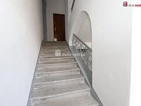Krásný atypický designový mezonetový byt 2+1 v cihlovém domě v centru Karlových Varů - 19