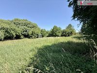 Pronájem oploceného pozemku 5.135 m² se zázemím, Odolena Voda – vhodné např. pro psí cvičiště