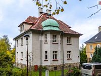 Prostorný byt 3+1 ve zvýšeném přízemí rodinné vily se zahradou v Aši - 26