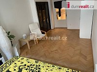 Pronájem pokoje 15 m2 P2 Vinohrady zařízený po rekonstrukci šatna kuchyně vana sprcha bidet - 8