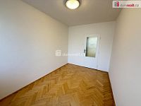 Pronájem bytu 4+kk 72 m2 P10 Vinohrady nezařízený po rekonstrukci balkon  - 10