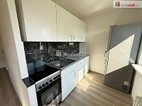 Pronájem bytu 4+kk 72 m2 P10 Vinohrady nezařízený po rekonstrukci balkon  - 3