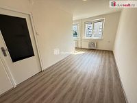 Pronájem bytu 4+kk 72 m2 P10 Vinohrady nezařízený po rekonstrukci balkon  - 5