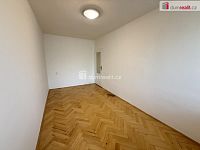 Pronájem bytu 4+kk 72 m2 P10 Vinohrady nezařízený po rekonstrukci balkon  - 9