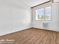 Prodej bytu 2+kk s lodžií, 40,5 m2 u metra C, Teplická, Praha - 12