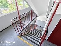 Prodej bytu 2+kk s lodžií, 40,5 m2 u metra C, Teplická, Praha - 14