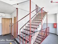 Prodej bytu 2+kk s lodžií, 40,5 m2 u metra C, Teplická, Praha - 15