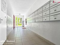 Prodej bytu 2+kk s lodžií, 40,5 m2 u metra C, Teplická, Praha - 16