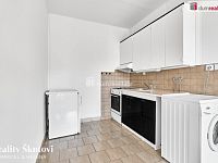 Prodej bytu 2+kk s lodžií, 40,5 m2 u metra C, Teplická, Praha - 21