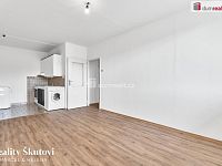 Prodej bytu 2+kk s lodžií, 40,5 m2 u metra C, Teplická, Praha - 24