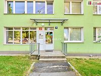 Prodej bytu 2+kk s lodžií, 40,5 m2 u metra C, Teplická, Praha - 25
