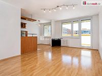Prostorný byt 3+1 s lodžií, 70 m2 + 7,5 m2 zasklená lodžie, 6.patro, OV, panel, Praha - Stodůlky