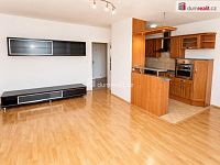 Prostorný byt 3+1 s lodžií, 70 m2 + 7,5 m2 zasklená lodžie, 6.patro, OV, panel, Praha - Stodůlky - 2